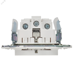 SKANDY Розетка с заземлением без защитных шторок 16А SK-R05W арктический белый IEK SK-R11-16-K01