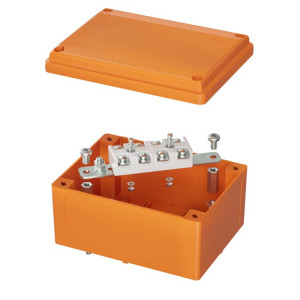 Коробка пластиковая FS с гладкими стенками и клеммниками, IP56, 150х110х70 мм, 4р, 450V, 32A, 10 мм2, нерж.контакт FSK20410