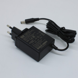 NGE12E12-P1J, AC-DC, 12Вт, сетевой адаптер, выход 12В/1А, вход 80...264В AC, 47...63 Гц, изоляция 4000B DC, 2xMOPP, 48x28*x55мм, -30...+70C, евровилка, выходной разъем 11мм, диам. 5.5х2.1мм